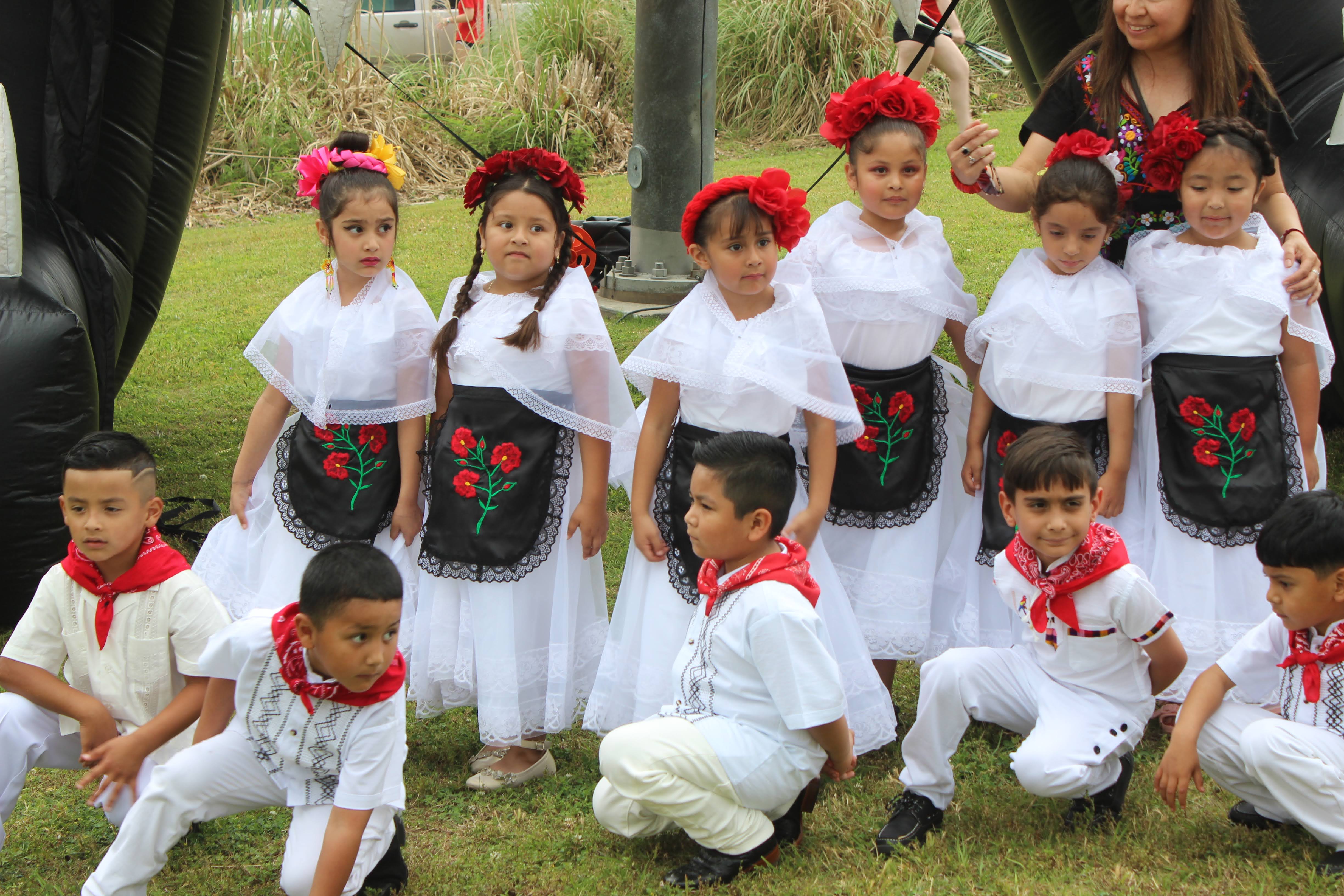 Folklorico kids group portrait