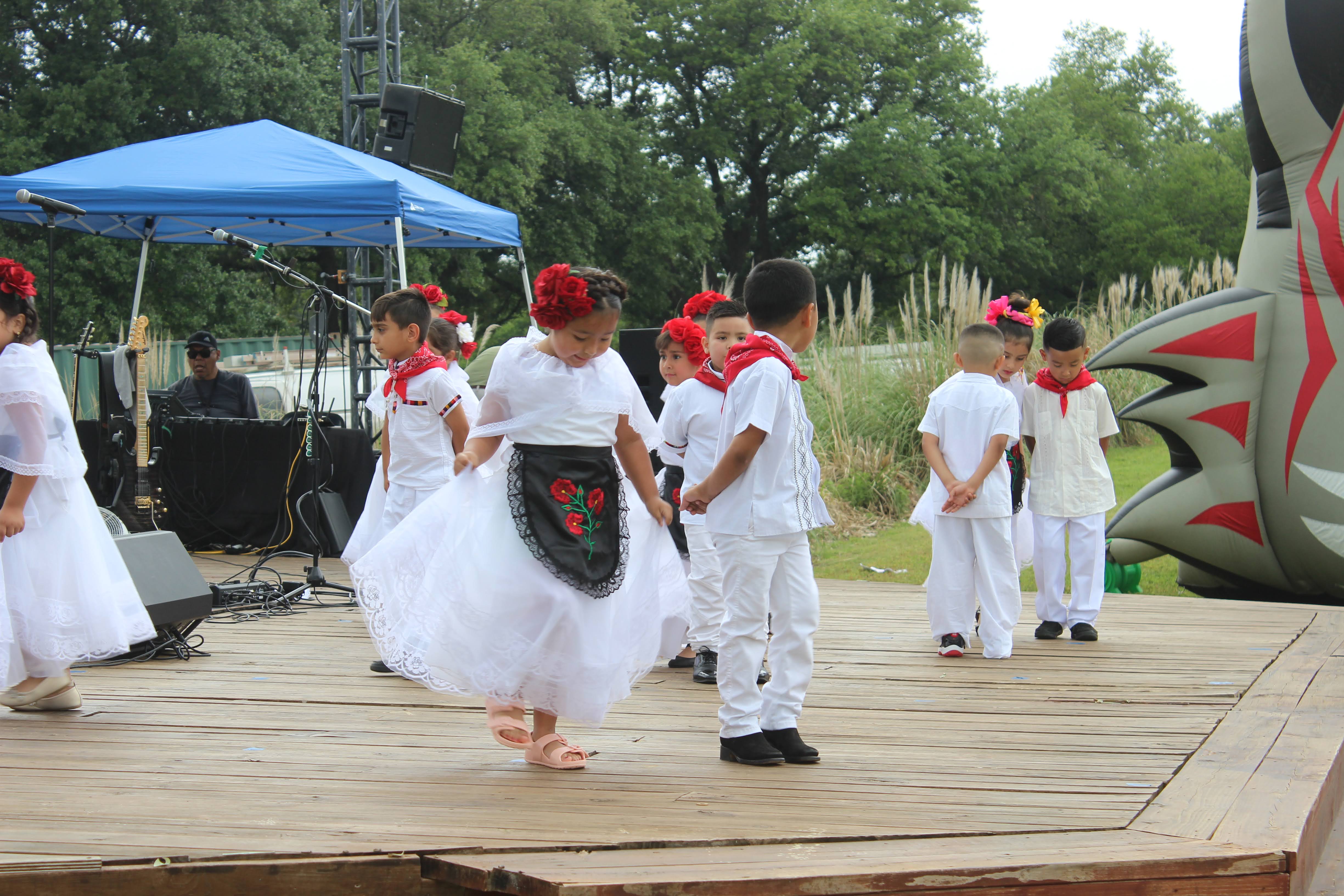 Kids dancing on stage